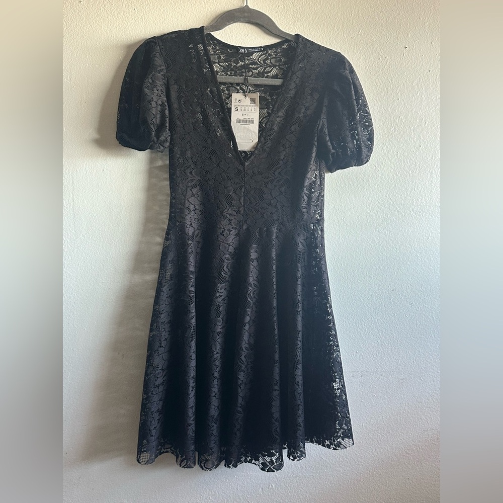 NWT Zara Black Puff Sleeve V-Neck  Dress